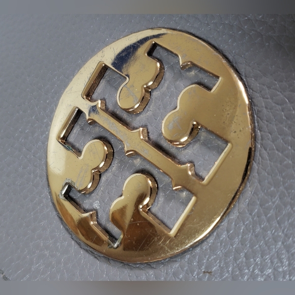 Tory Burch Bifold Clutch Gray Pebbled Leather - Picture 9 of 13